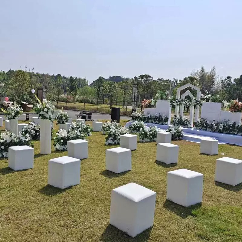 Outdoor Furniture Exhibition - เก้าอี้หนังทรงสี่เหลี่ยมเล็กแบบเรียบง่ายสำหรับงานแต่งงานกลางแจ้ง งานแสดงสินค้า ใช้ในบ้าน หุ้มด้วยหนังนุ่ม